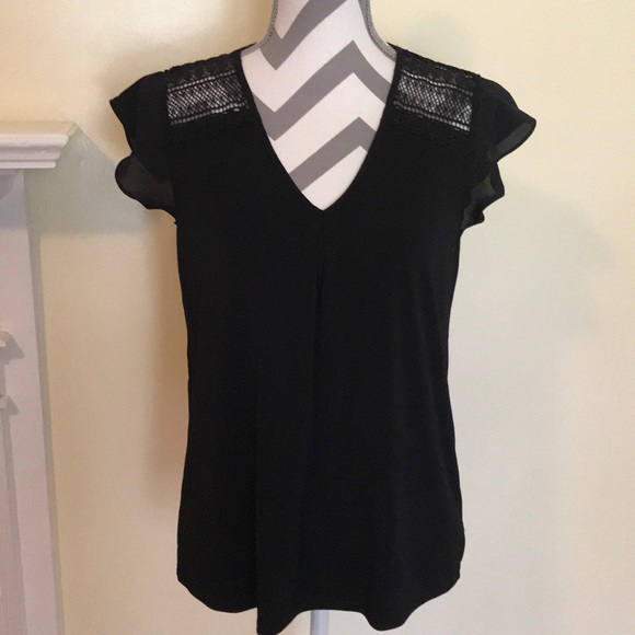 🚨CLOSET CLOSING🚨 The Limited Black Short Flutter Sleeve Blouse - Picture 2 of 8